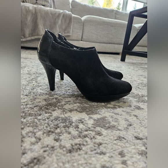 🎁Patent and suede leather bootie - Picture 1 of 5